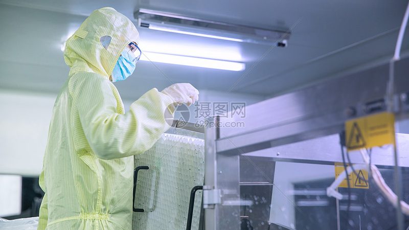 实验室不锈钢蒸馏设备型号解析：关键参数与选型要点**